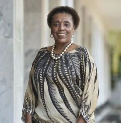 Vera Lúcia Santana Araújo